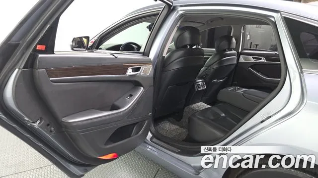 Genesis G80 2016 thumb 11