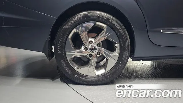 KGM Korando 2018 thumb 11