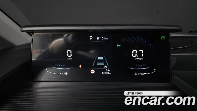 Hyundai Staria 2022 thumb 2