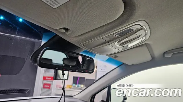 Hyundai Santa Fe 2018 thumb 2