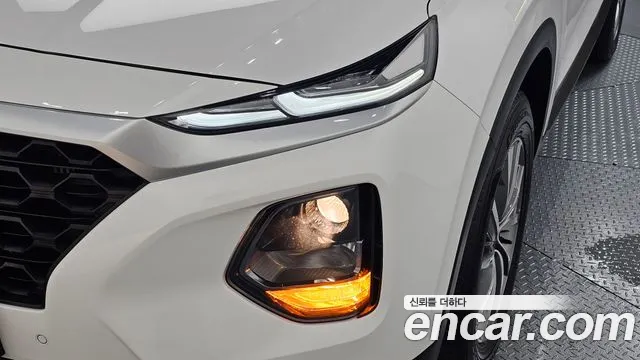 Hyundai Santa Fe 2018 thumb 8