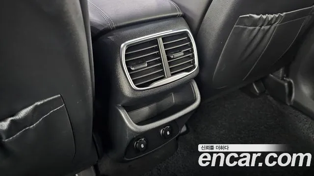 Hyundai Santa Fe 2018 thumb 9