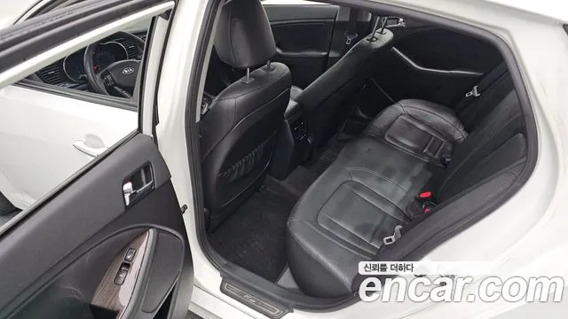 Kia K5 2011 thumb 9