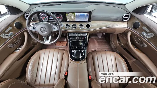 Mercedes-Benz E-Class 2018 thumb 2