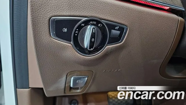 Mercedes-Benz E-Class 2018 thumb 6
