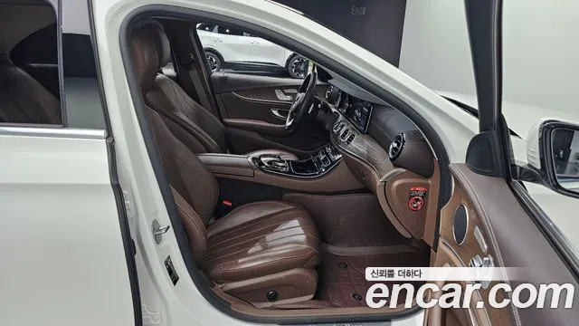 Mercedes-Benz E-Class 2018 thumb 9