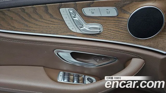 Mercedes-Benz E-Class 2018 thumb 7