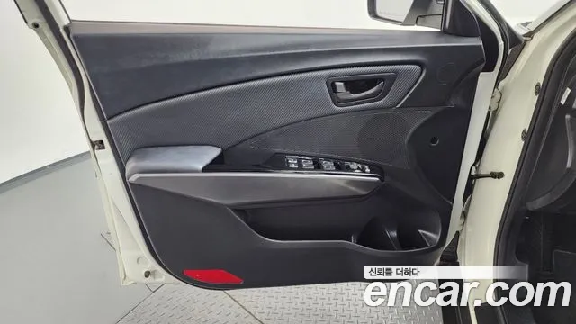 KGM Tivoli 2020 thumb 8