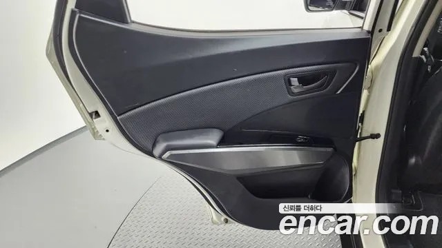 KGM Tivoli 2020 thumb 3