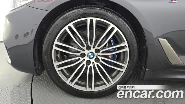 BMW 5 серии 2019 thumb 12