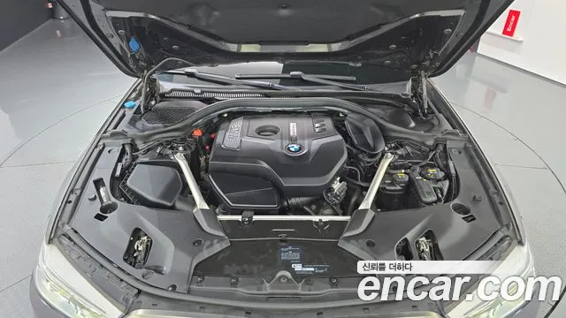 BMW 5 серии 2019 thumb 11
