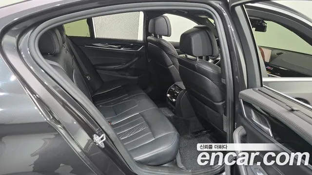BMW 5 серии 2019 thumb 6