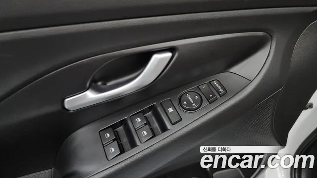 Hyundai i30 2017 thumb 12