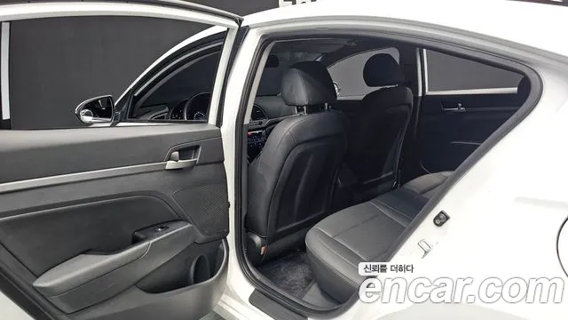 Hyundai Avante 2018 thumb 10