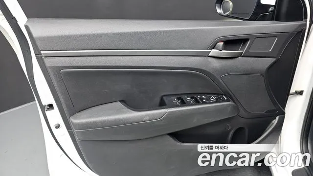 Hyundai Avante 2018 thumb 2
