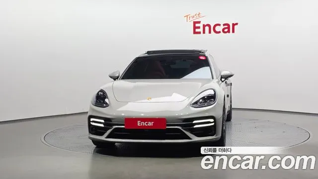 Porsche Panamera 2023 thumb 3