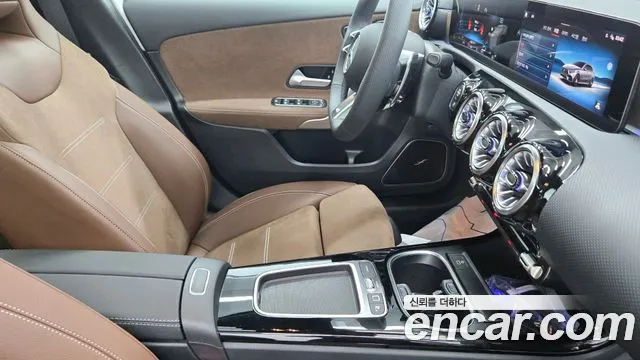 Mercedes-Benz A-Class 2025 thumb 7