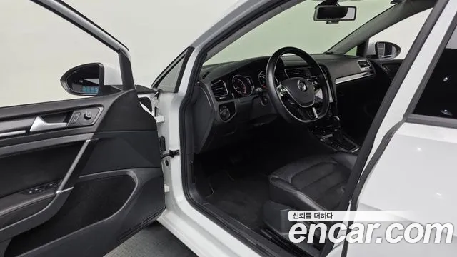 Volkswagen Golf Sportsvan 2015 thumb 5