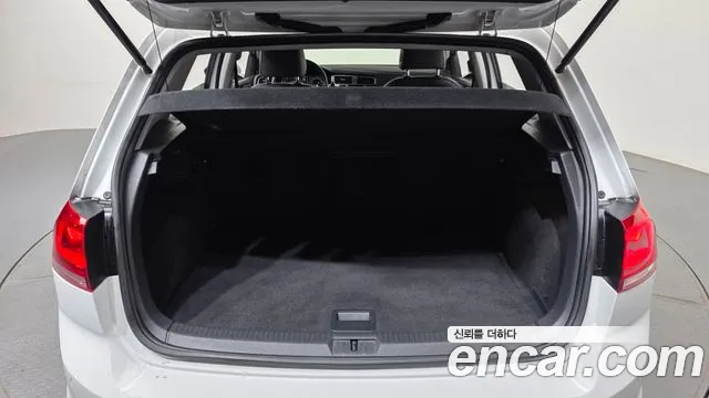 Volkswagen Golf Sportsvan 2015 thumb 3
