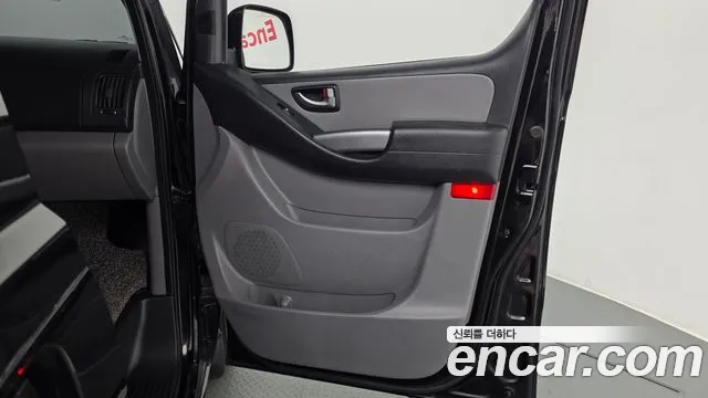 Hyundai Staria 2019 thumb 4