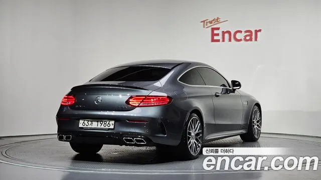 Mercedes-Benz C-Class 2018 thumb 2