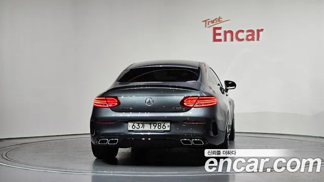 Mercedes-Benz C-Class 2018 thumb 4