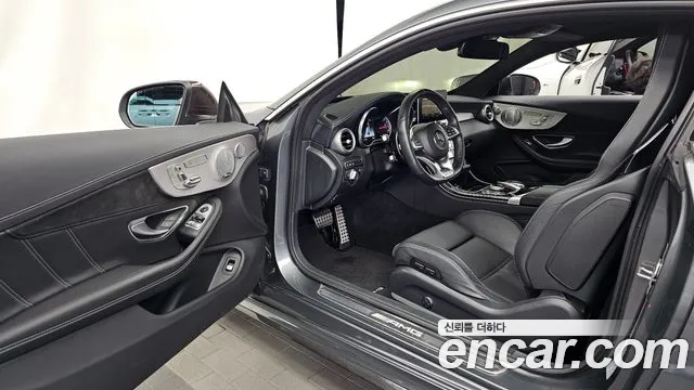Mercedes-Benz C-Class 2018 thumb 10