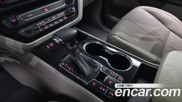 Kia Carnival 2018 thumb 11