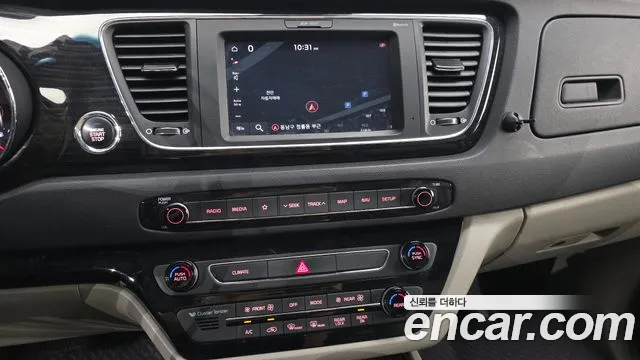 Kia Carnival 2018 thumb 2