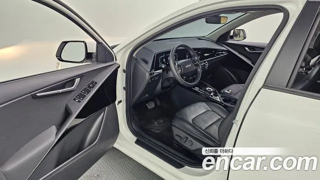 Kia Niro 2023 thumb 2