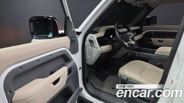 Land Rover Defender 2021 thumb 3