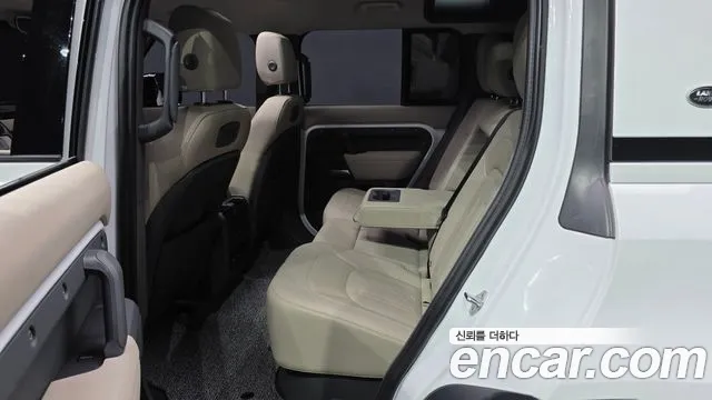 Land Rover Defender 2021 thumb 12