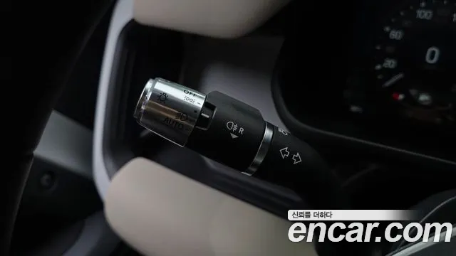Land Rover Defender 2021 thumb 4