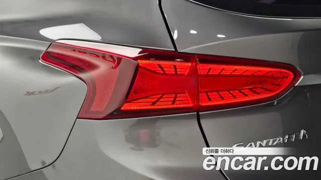 Hyundai Santa Fe 2019 thumb 9