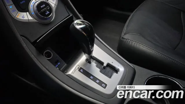 Hyundai Avante 2011 thumb 9