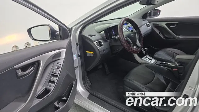 Hyundai Avante 2011 thumb 6