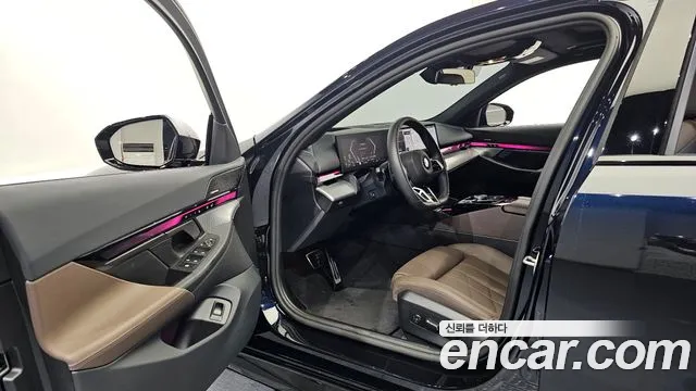 BMW 5 серии 2025 thumb 3
