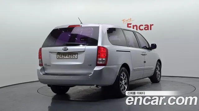 Kia Canival 2014 thumb 10