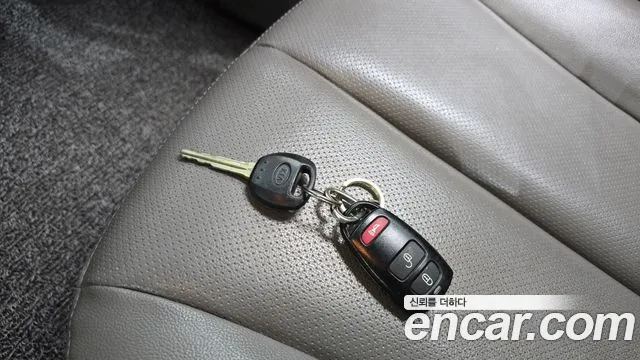 Kia Canival 2014 thumb 8