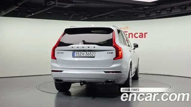 Volvo XC90 2019 thumb 6