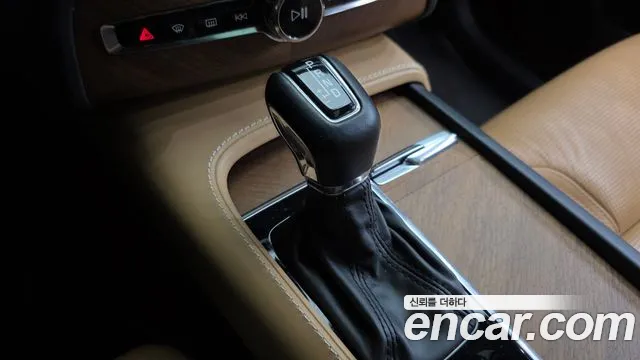 Volvo XC90 2019 thumb 9