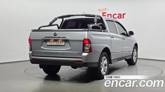 KGM Korando 2015 thumb 9