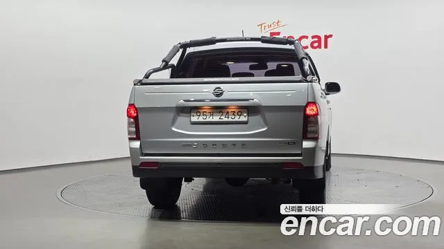 KGM Korando 2015 thumb 5