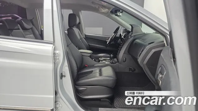 KGM Korando 2015 thumb 8