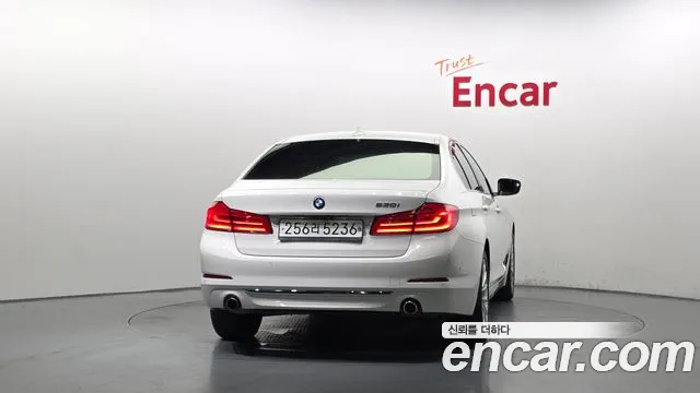 BMW 5 серии 2019 thumb 11