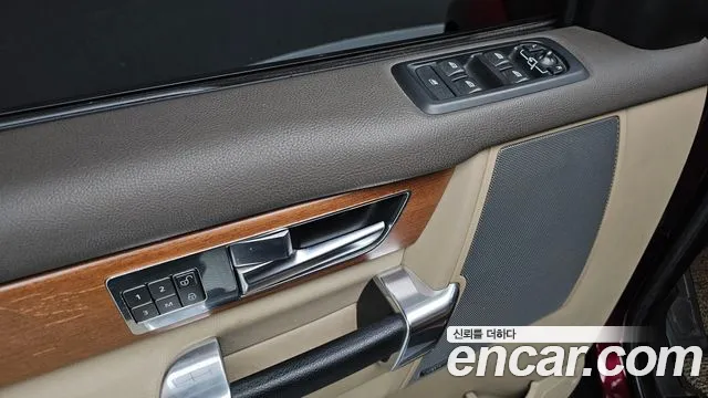 Land Rover Discovery 2016 thumb 7
