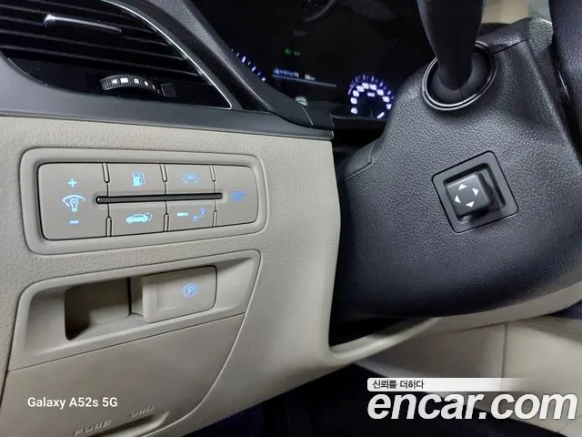 Genesis G80 2017 thumb 2