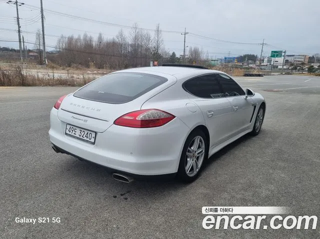 Porsche Panamera 2013 thumb 9