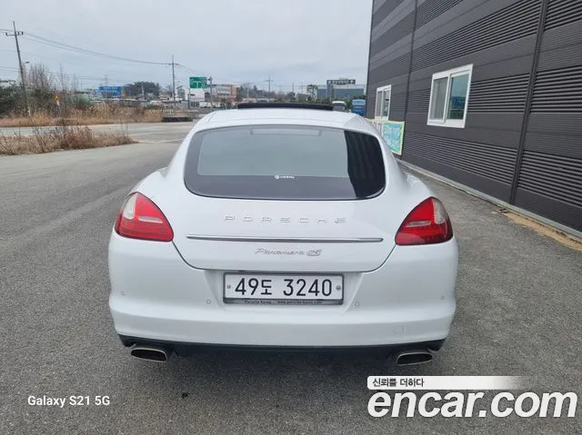 Porsche Panamera 2013 thumb 11
