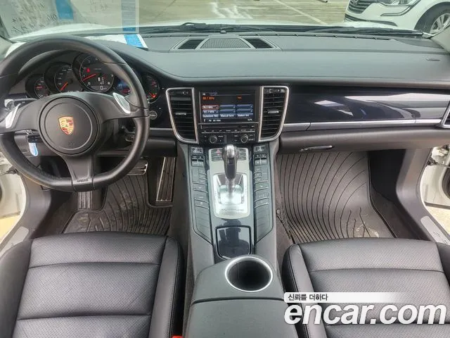 Porsche Panamera 2013 thumb 8